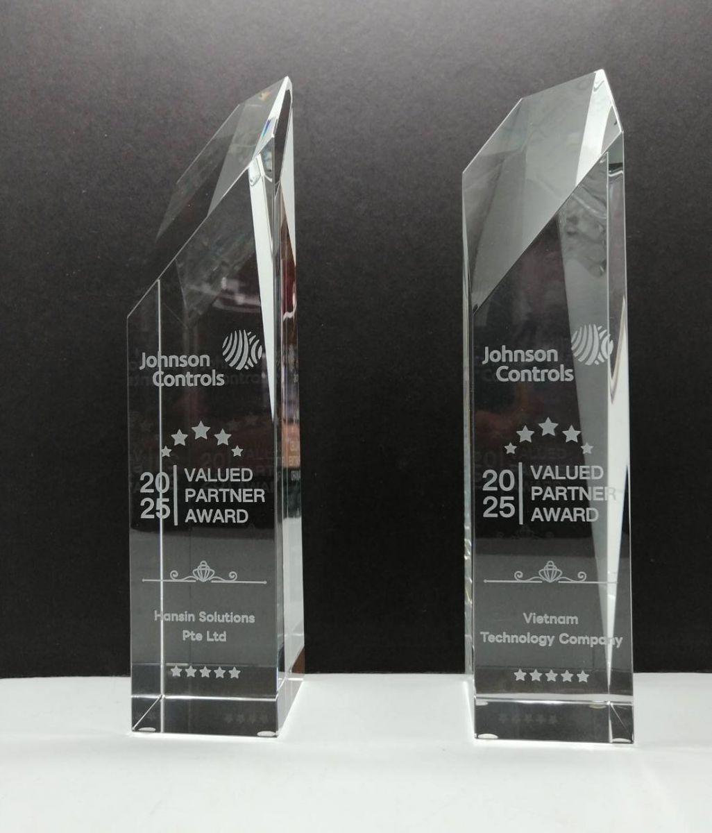 水晶獎座-Johnson Controls年度紀念獎座-大新禮品製作